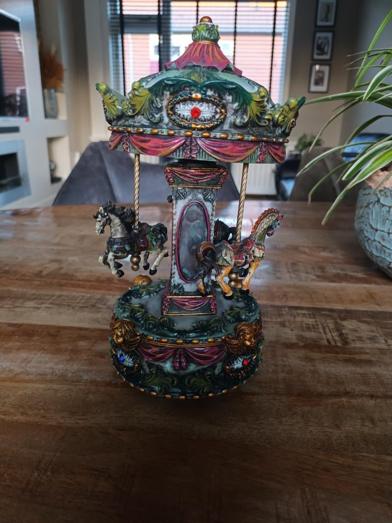 Prachtige Muziekdoos Carrousel met Paarden, Ophalen of Verzenden