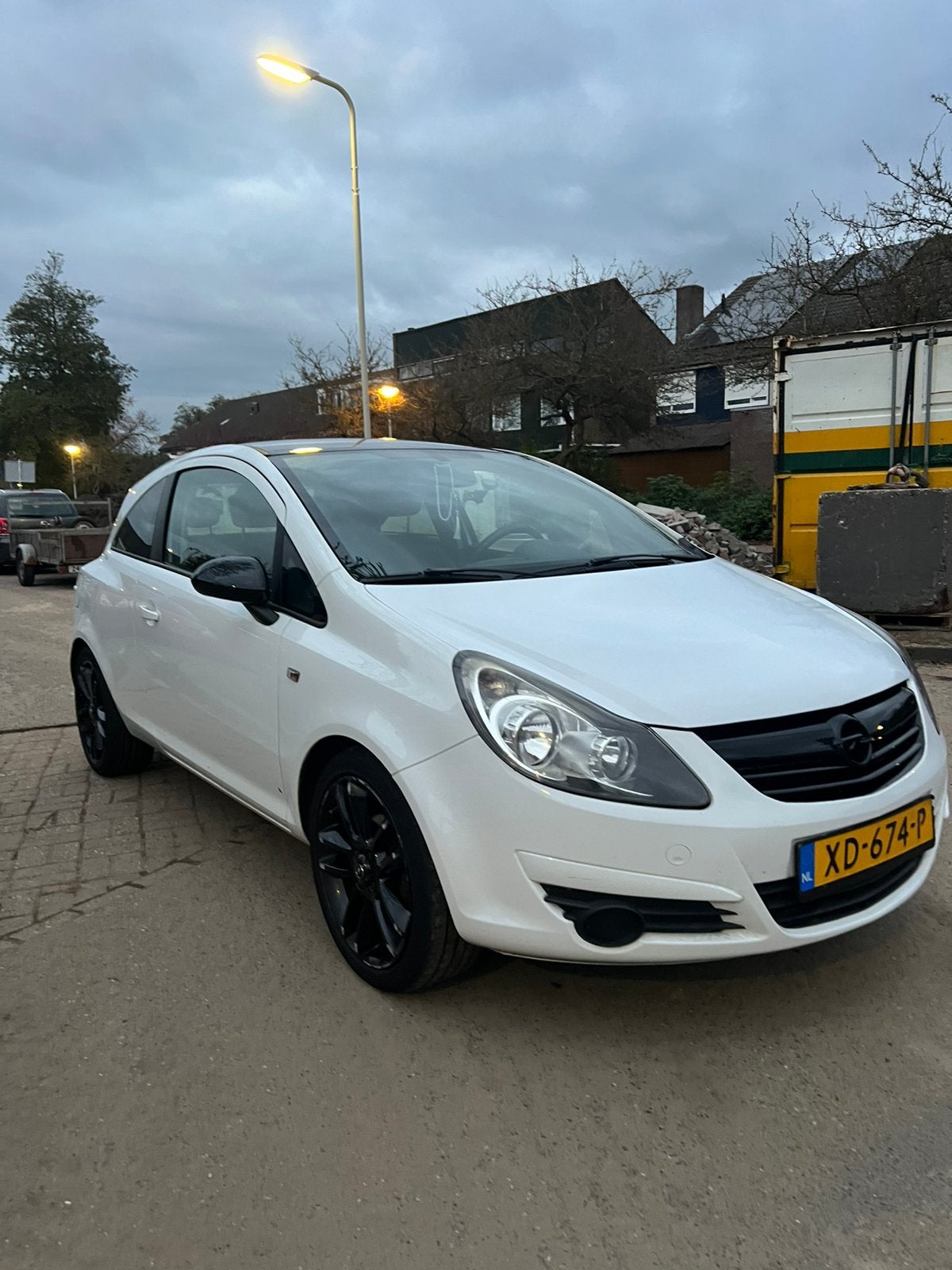 Opel Corsa 1.4 64KW 3D 2010 Wit, Voorwielaandrijving, 40 €/maand, 1398 cc, 4 cilinders
