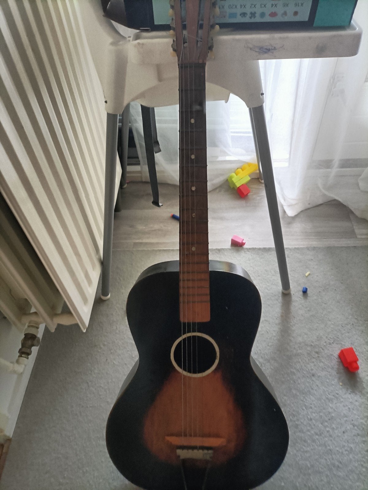 vintage gitaar 1 snaar vervangen, Muziek en Instrumenten, Ophalen of Verzenden, Gebruikt, Klassieke of Spaanse gitaar
