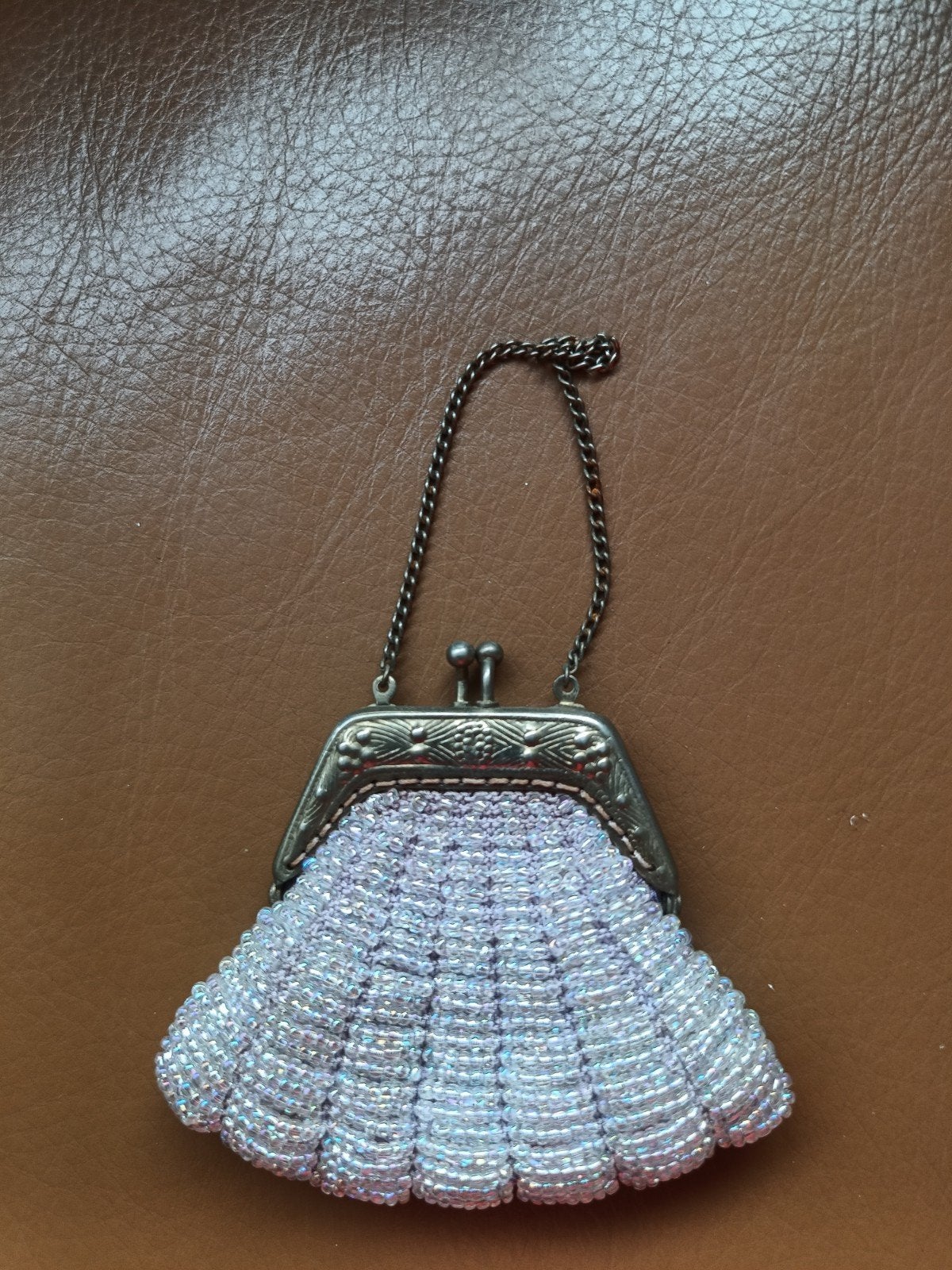 kralen portemonneetje met beugel en ketting 9 cm x 8 cm, Ophalen of Verzenden