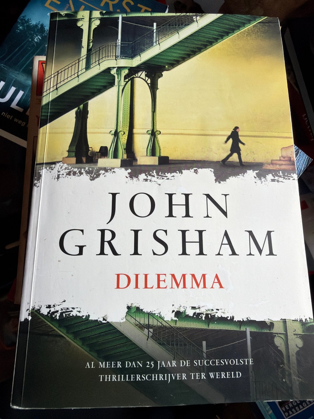 Z8.  John Grisham - Dilemma, Wereld overig, Ophalen of Verzenden, Zo goed als nieuw, John Grisham