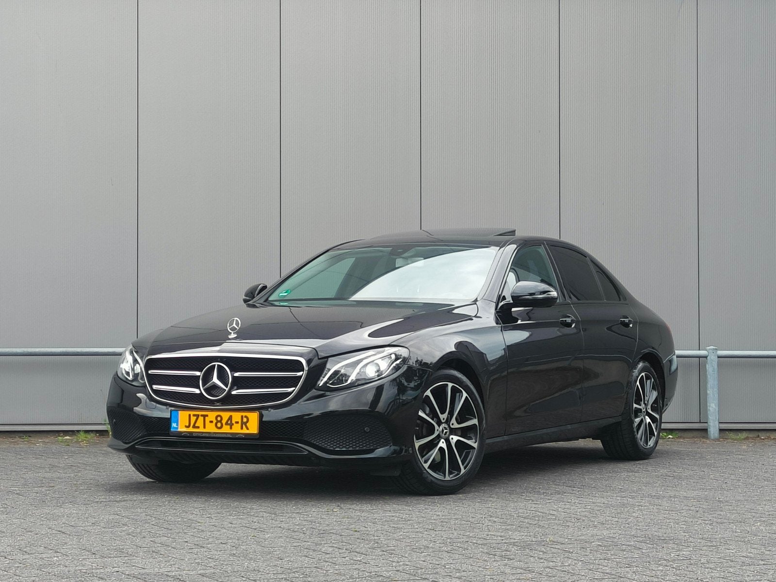 Mercedes-Benz E-Klasse E200 184pk 9-G TRONIC Plus navi camer, Auto's, Mercedes-Benz, Achterwielaandrijving, 4 cilinders, Parkeerassistent
