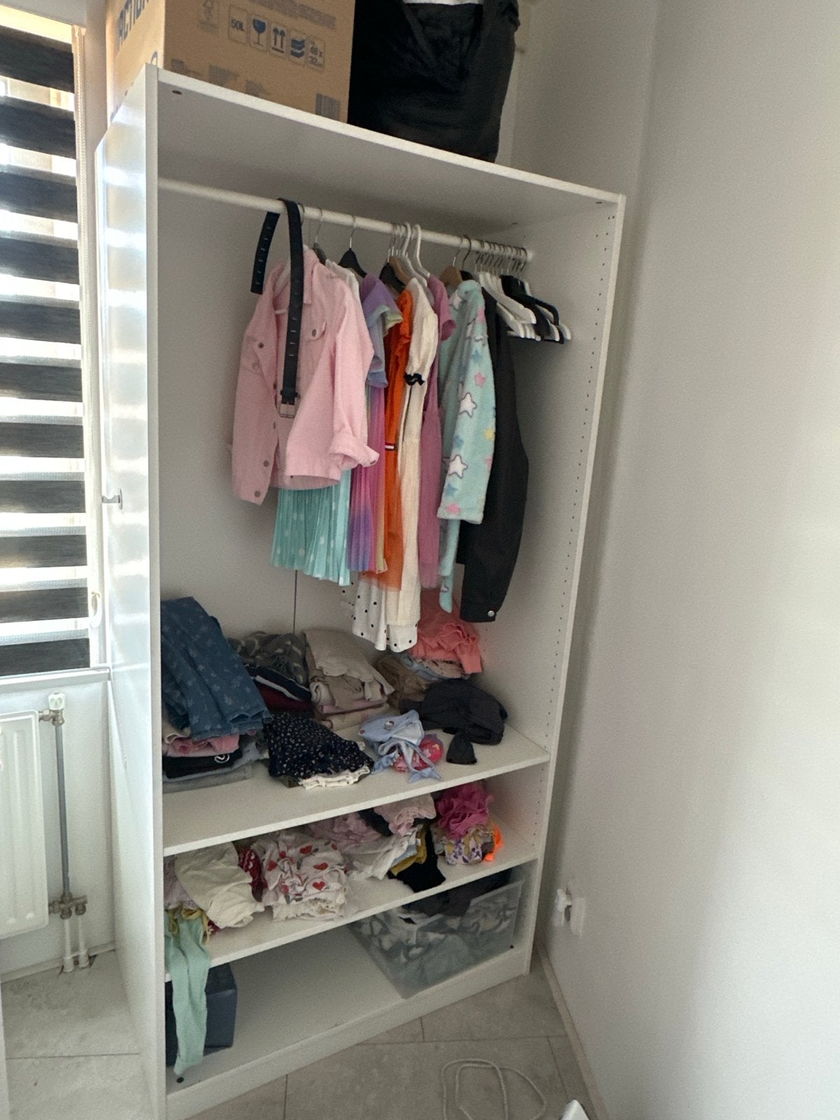 Witte kledingkast met hang- en legruimte, Ophalen, Met plank(en), Gebruikt, 50 tot 100 cm