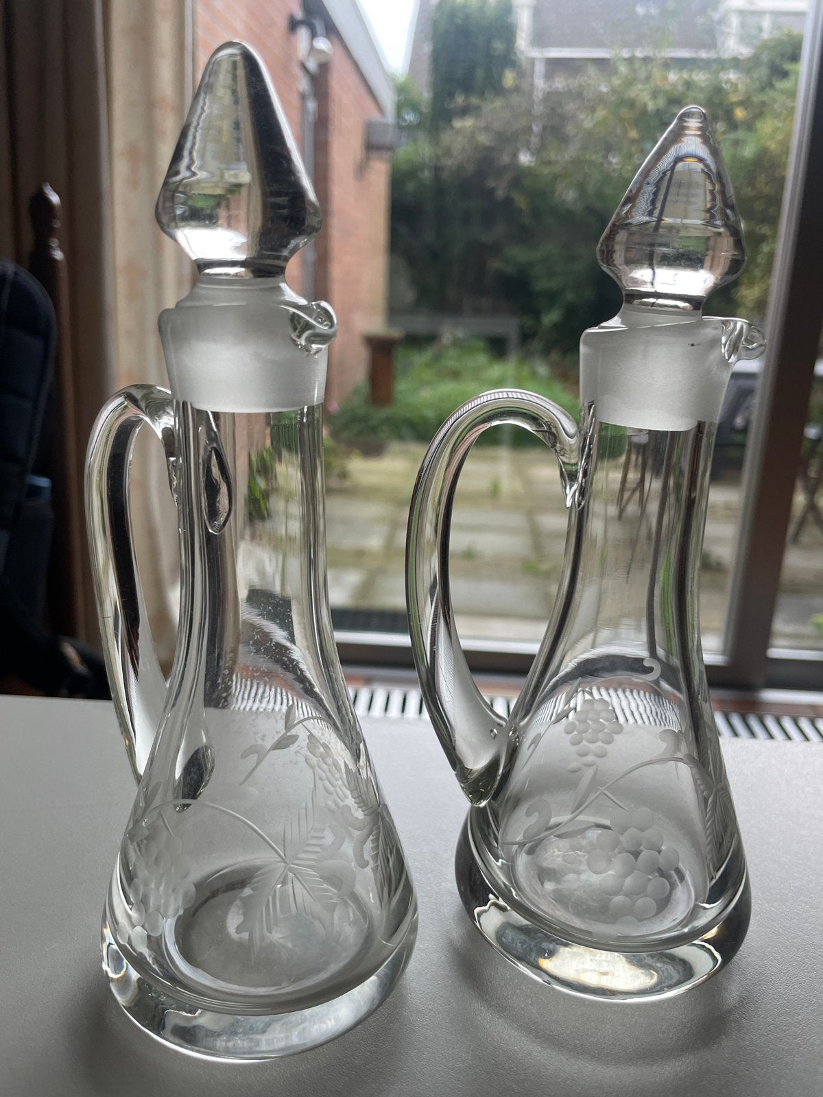 Antiek/Vintage Kristal Olie- en Azijnstel met Bloemen, Ophalen of Verzenden