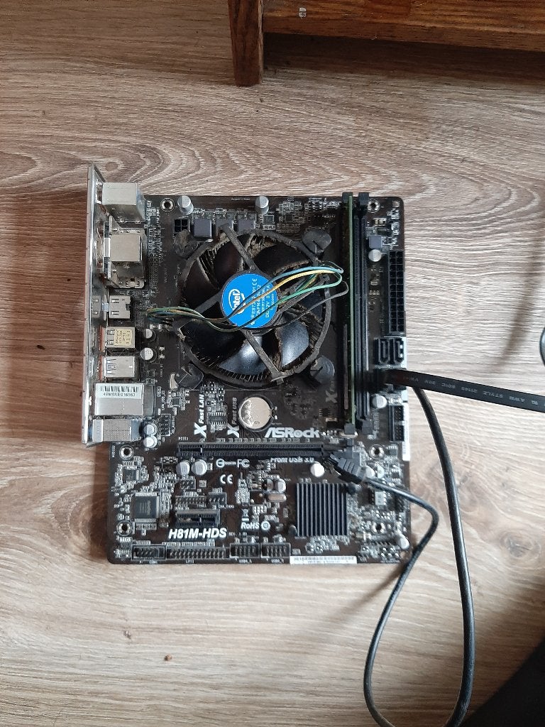 Asrock intel moederbord mainboard incl processor en ram, Computers en Software, Moederborden, Ophalen, Gebruikt, DDR3, Micro-ATX