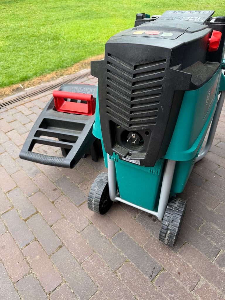 Bosch AXT 25 TC Hakselaar - Zo goed als nieuw, Ophalen, Zo goed als nieuw, Elektrisch, Met opvangbak