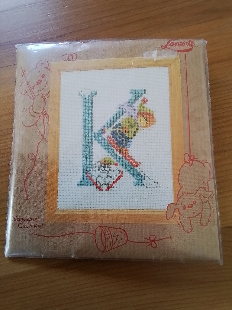 Borduurpakketje van lanarte letter K, Hobby en Vrije tijd, Ophalen of Verzenden, Zo goed als nieuw, Handborduren, Borduurpakket