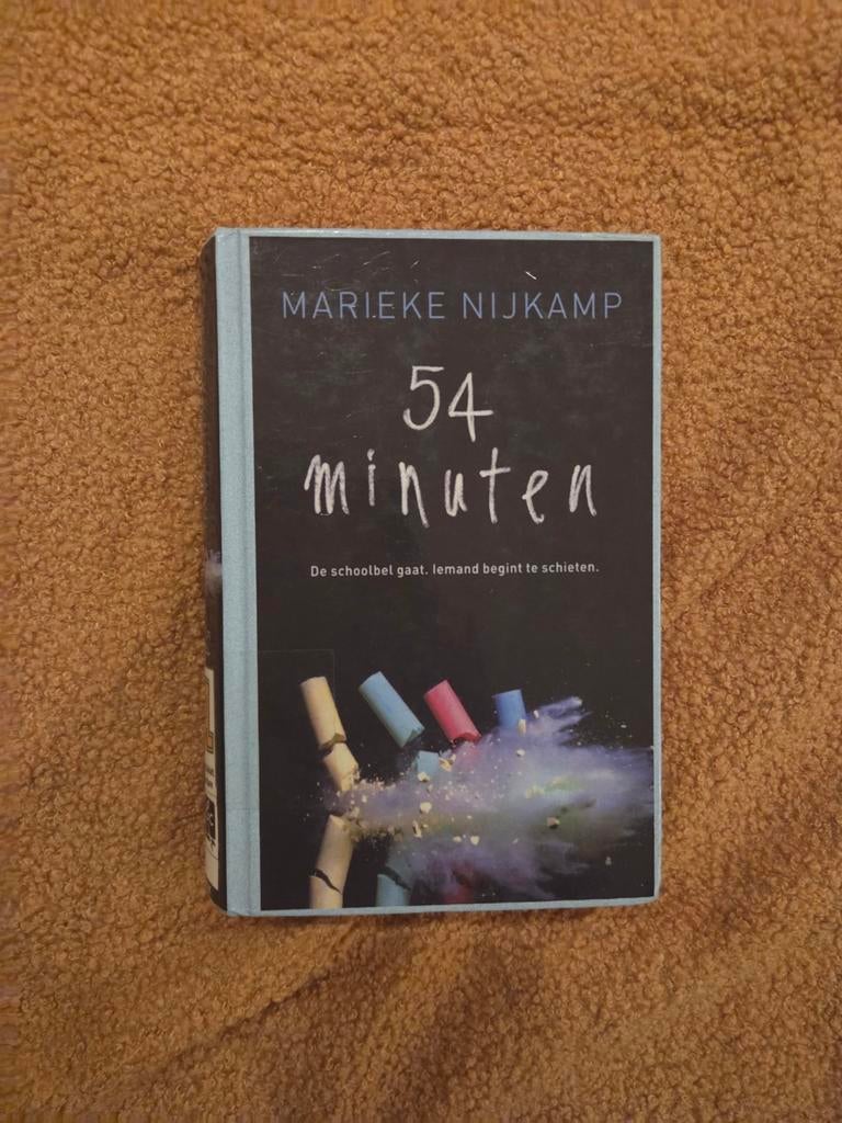 54 Minuten - Marieke Nijkamp (Young Adult Thriller), Ophalen of Verzenden, Zo goed als nieuw, Marieke Nijkamp, Fictie