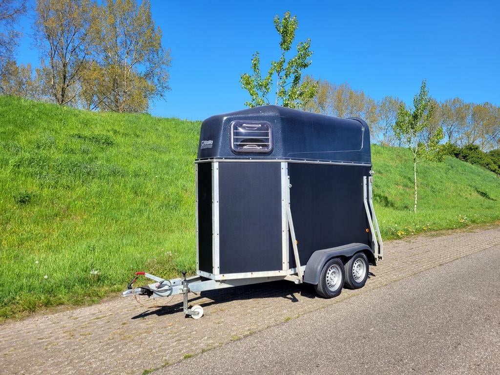 Nieuw opgebouwd 1.5 paards trailer met kunststof bodem, Ophalen of Verzenden, Zo goed als nieuw, Polyester, 1½-paards trailer