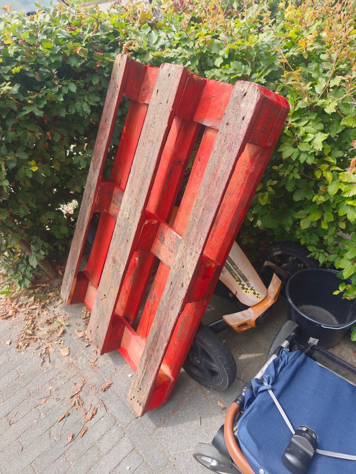 Rode houten pallet - Gratis, Ophalen, Gebruikt, Hout, 20 tot 50 mm