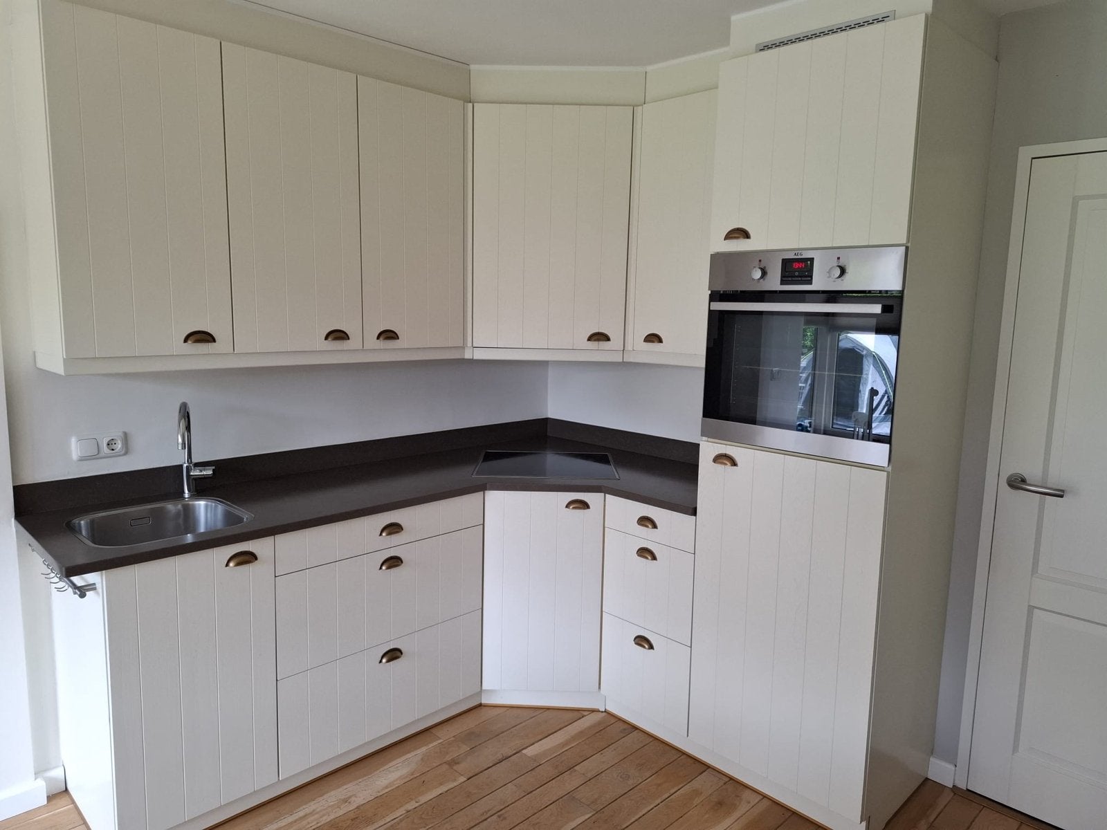 Kwaliteitskeuken van massief hout, natuursteenblad, AEG oven, Ophalen, Gebruikt, Wit, Hoekkeuken