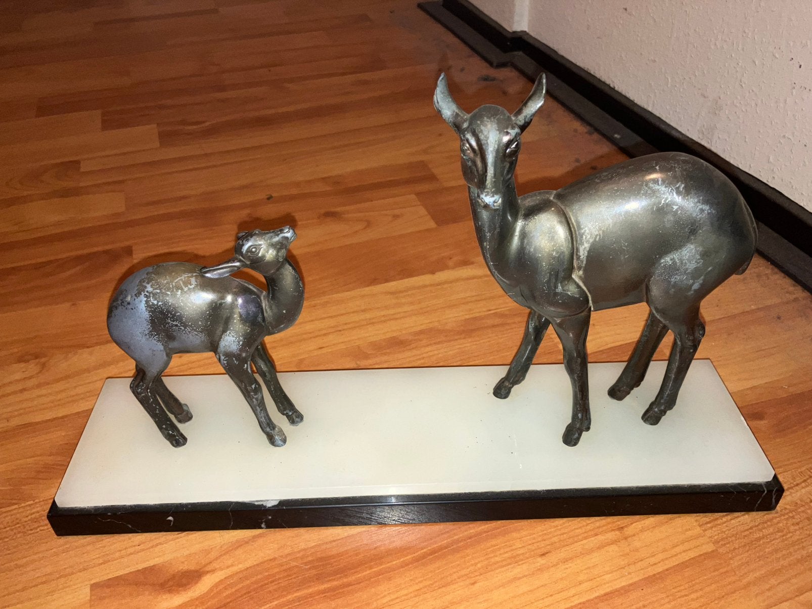 Art Deco hertjes., Ophalen of Verzenden