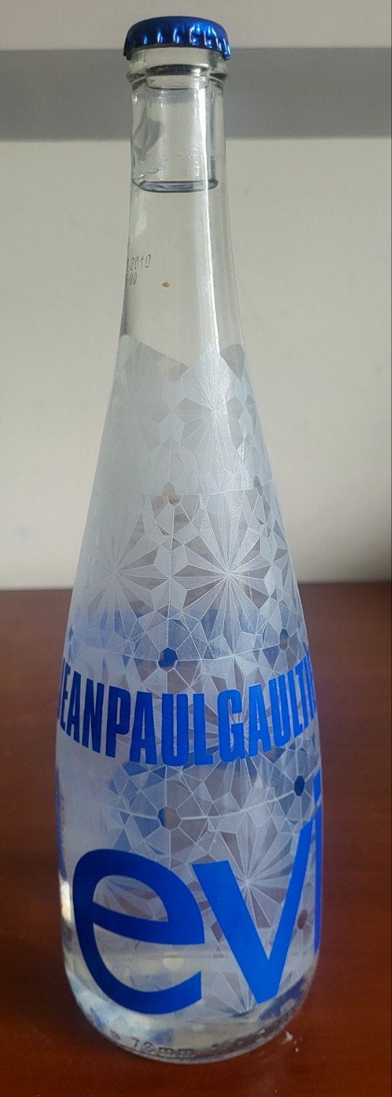 Evian Jean Paul Gaultier Limited Edition fles, Vintage, Meerkleurig, Ophalen of Verzenden, Zo goed als nieuw
