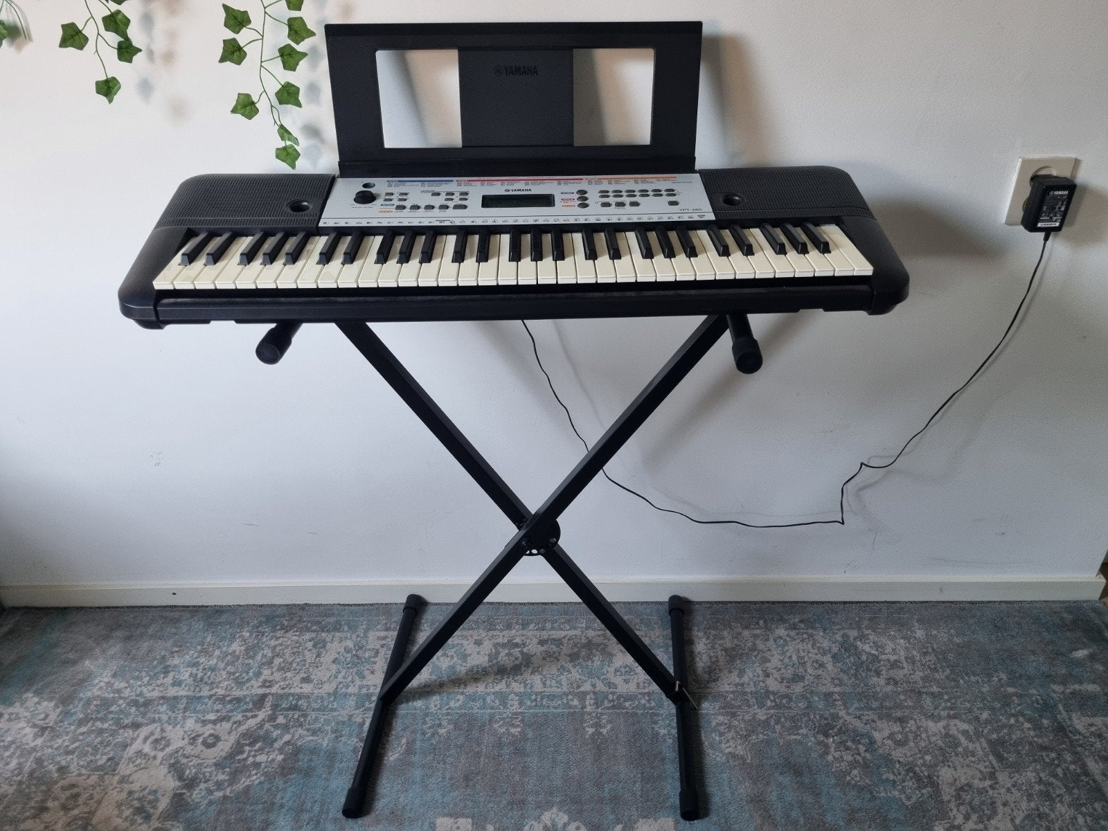 Yamaha YPT-260 keyboard met standaard en originele doos, Muziek en Instrumenten, Ophalen, 61 toetsen, Yamaha, Aanslaggevoelig