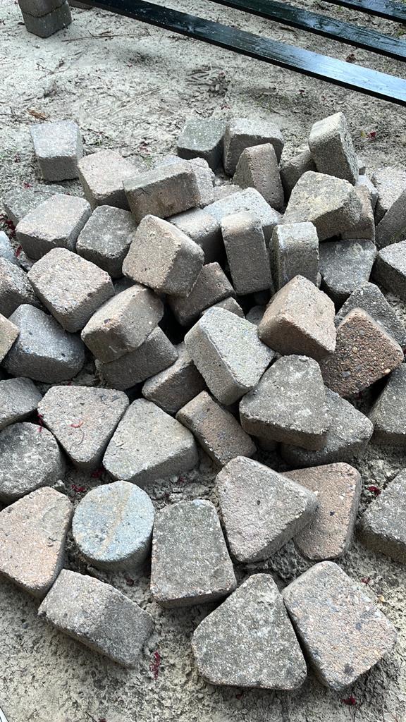 Koppel trommel tambour steentjes gratis, Tuin en Terras, Grind, Keien en Split, Ophalen, Gebruikt, Overige typen