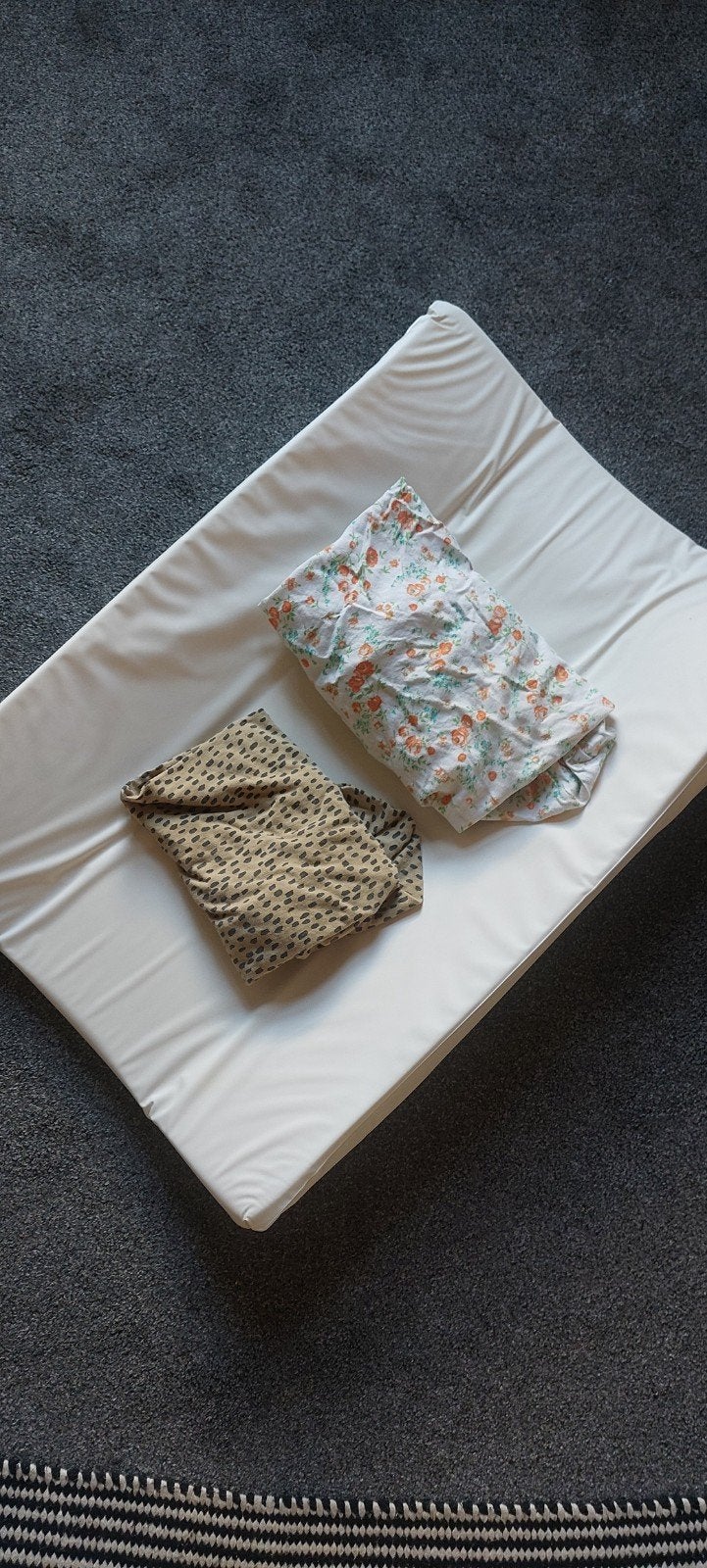 Verschoonmat met 2 hoezen, Kinderen en Baby's, Ophalen of Verzenden, Zo goed als nieuw