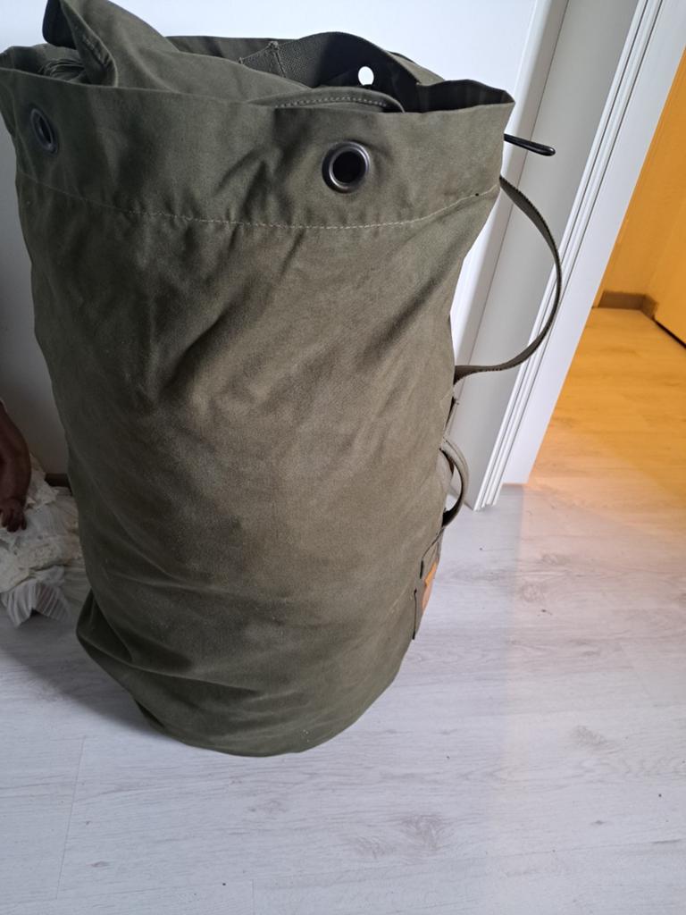 Diverse Legerspullen: Kleding, Helm, Tassen, Gasmasker, Verzamelen, Ophalen