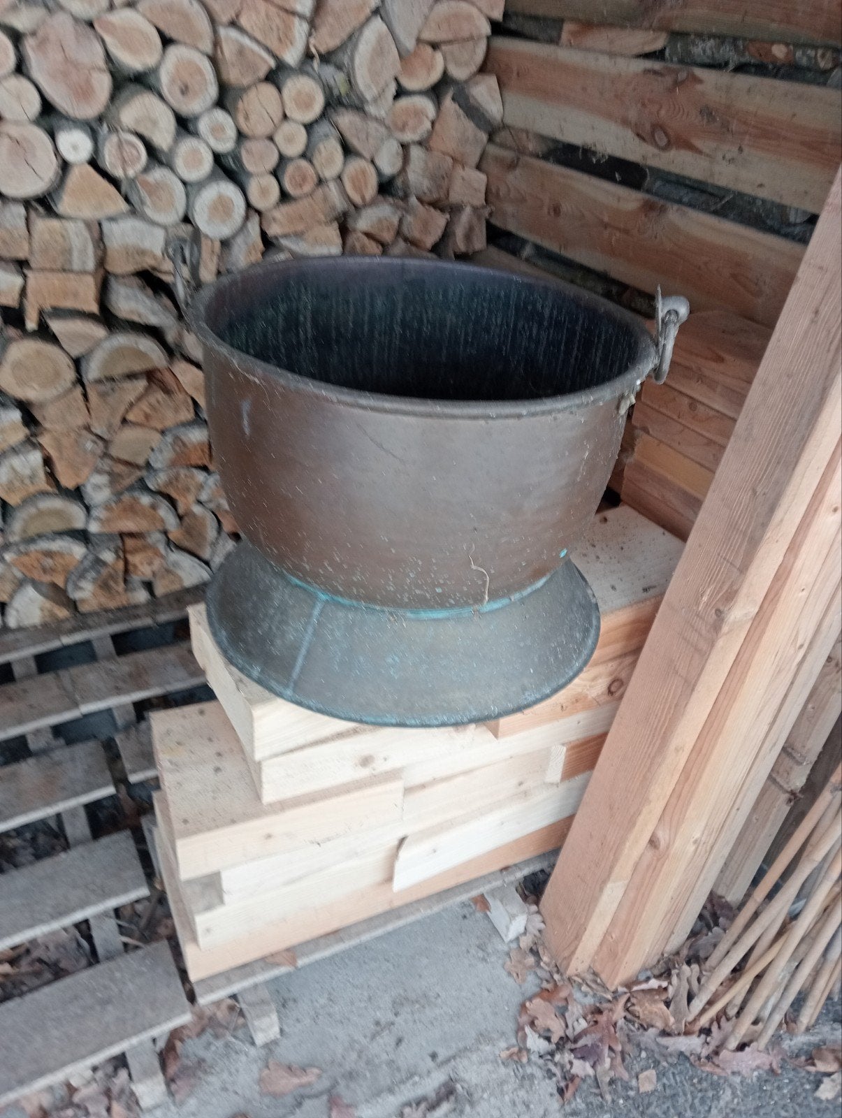 Koperen bak met twee hengsels, Tuin en Terras, Ophalen, Rond, Hout