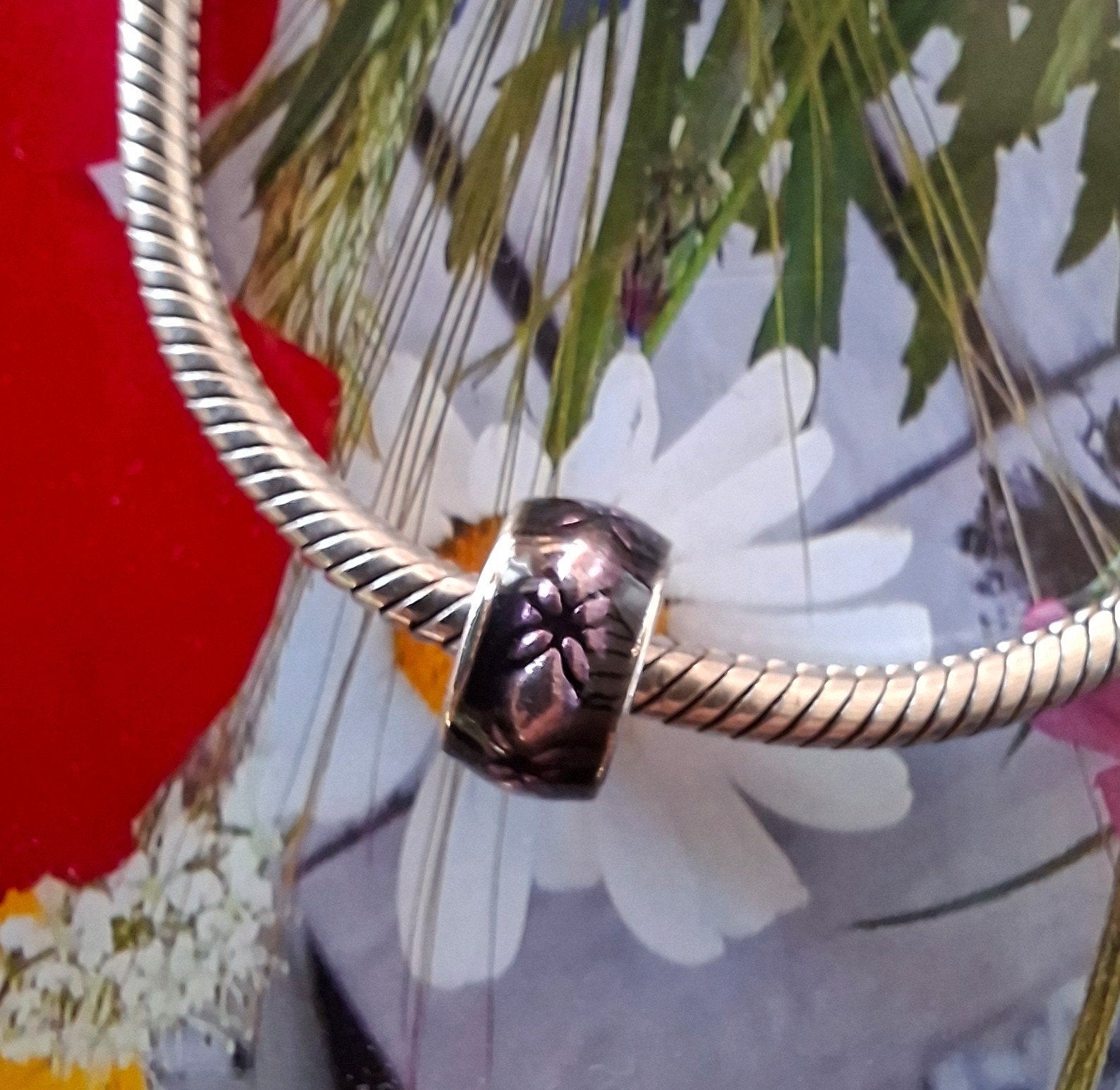 Pandora emaille Golden Dew. Retired, Sieraden, Tassen en Uiterlijk, Bedels, Pandora, Ophalen of Verzenden, Zo goed als nieuw, 1 bedel