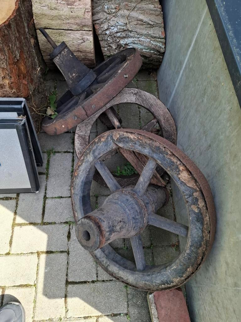 3 oude wagenwielen, Antiek en Kunst, Antiek | Overige Antiek, Ophalen
