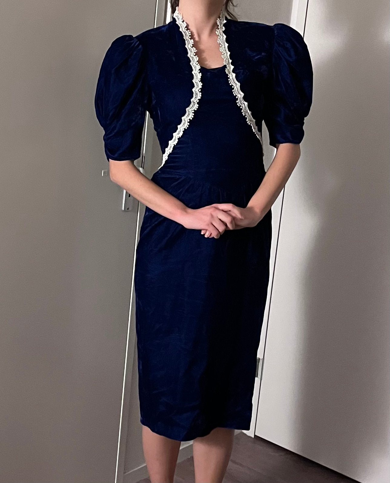 Vintage Gunne Sax fluwelen jurk met pofmouwen en kant, Blauw, Ophalen of Verzenden, Zo goed als nieuw, Knielengte