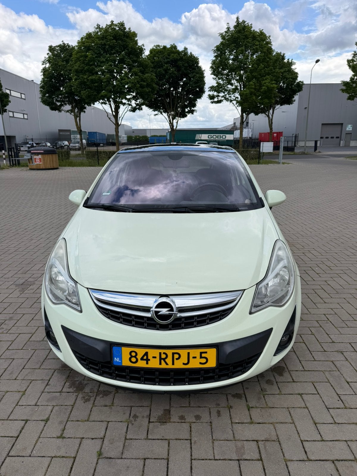Opel Corsa 1.4 16V 3D 2011 Groen, Auto's, Opel, Voorwielaandrijving, 101 pk, 40 €/maand, 1398 cc