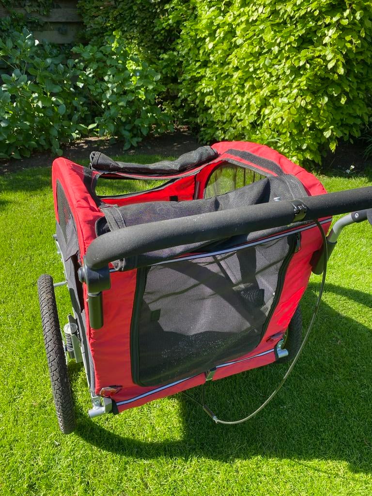 Hondenfietskar / Hondenbuggy - Rood, Ophalen, Opvouwbaar, 20 tot 40 kg, Zo goed als nieuw