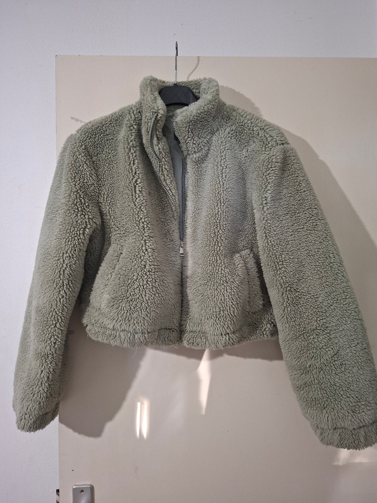 Teddy jas groen, Kleding | Dames, Jassen | Winter, Primark, Ophalen of Verzenden, Maat 34 (XS) of kleiner, Gedragen