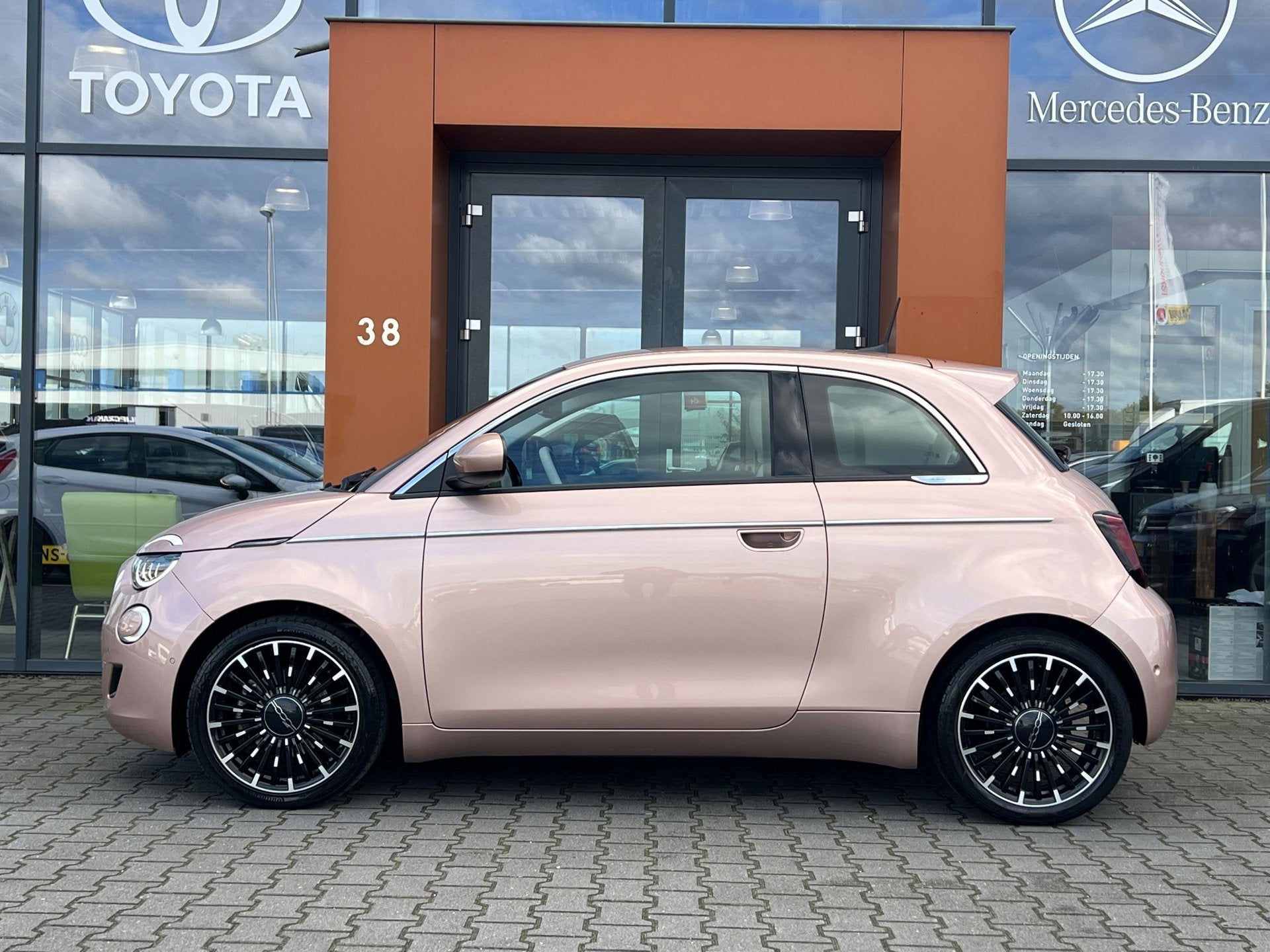 Fiat 500 3+1 La Prima 42 kWh|Leer|Carplay|LED|PDC+Camera|NAP, Auto's, 1300 kg, 118 pk, 4 stoelen, Onderhoudsboekje