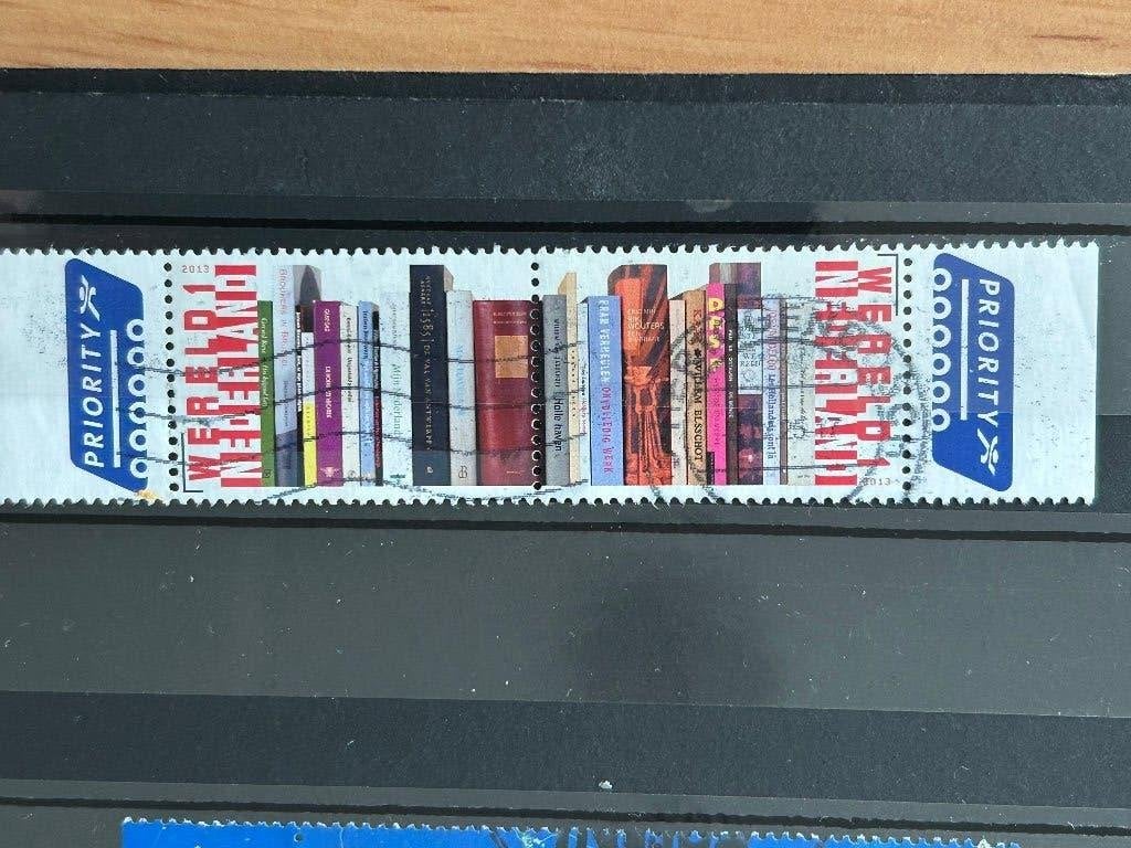 Nederland 2013. Combinatie met tabs. Boeken. Priority, Ophalen of Verzenden, Na 1940, Gestempeld