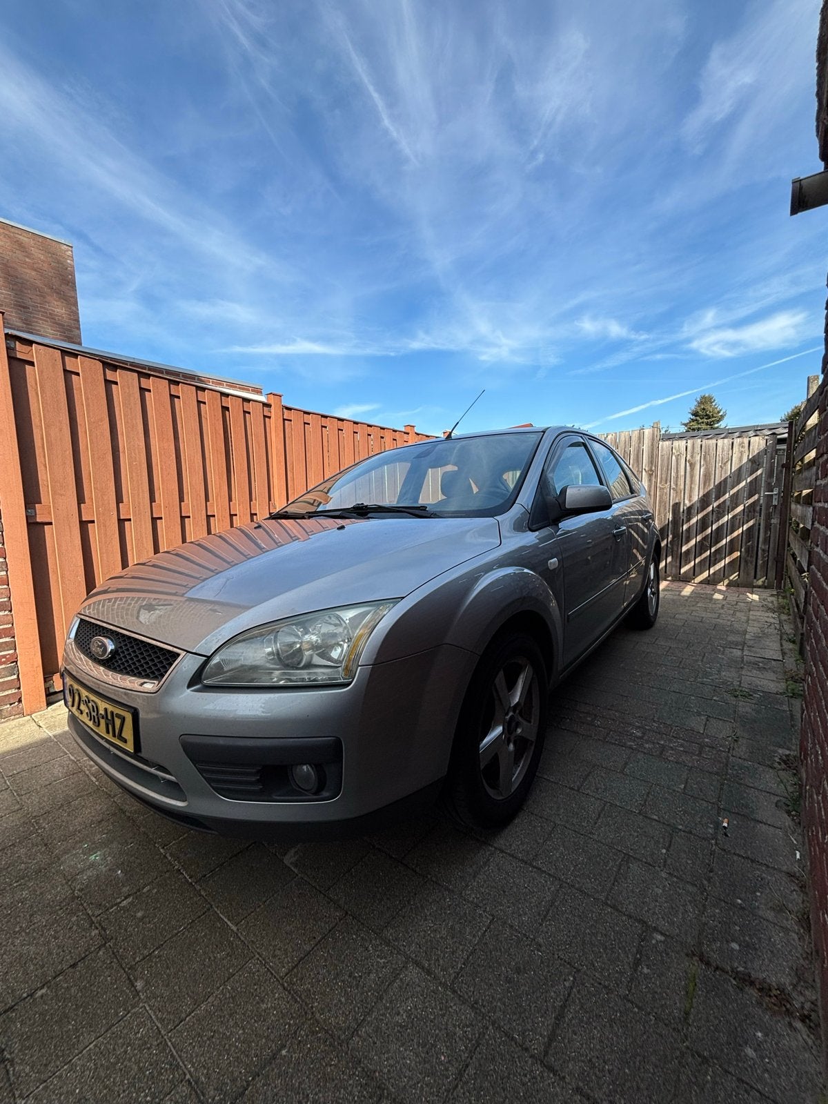 Ford Focus 1.6 74KW 5D 2005 Grijs, 1596 cc, 15 km/l, 4 cilinders, 49 €/maand