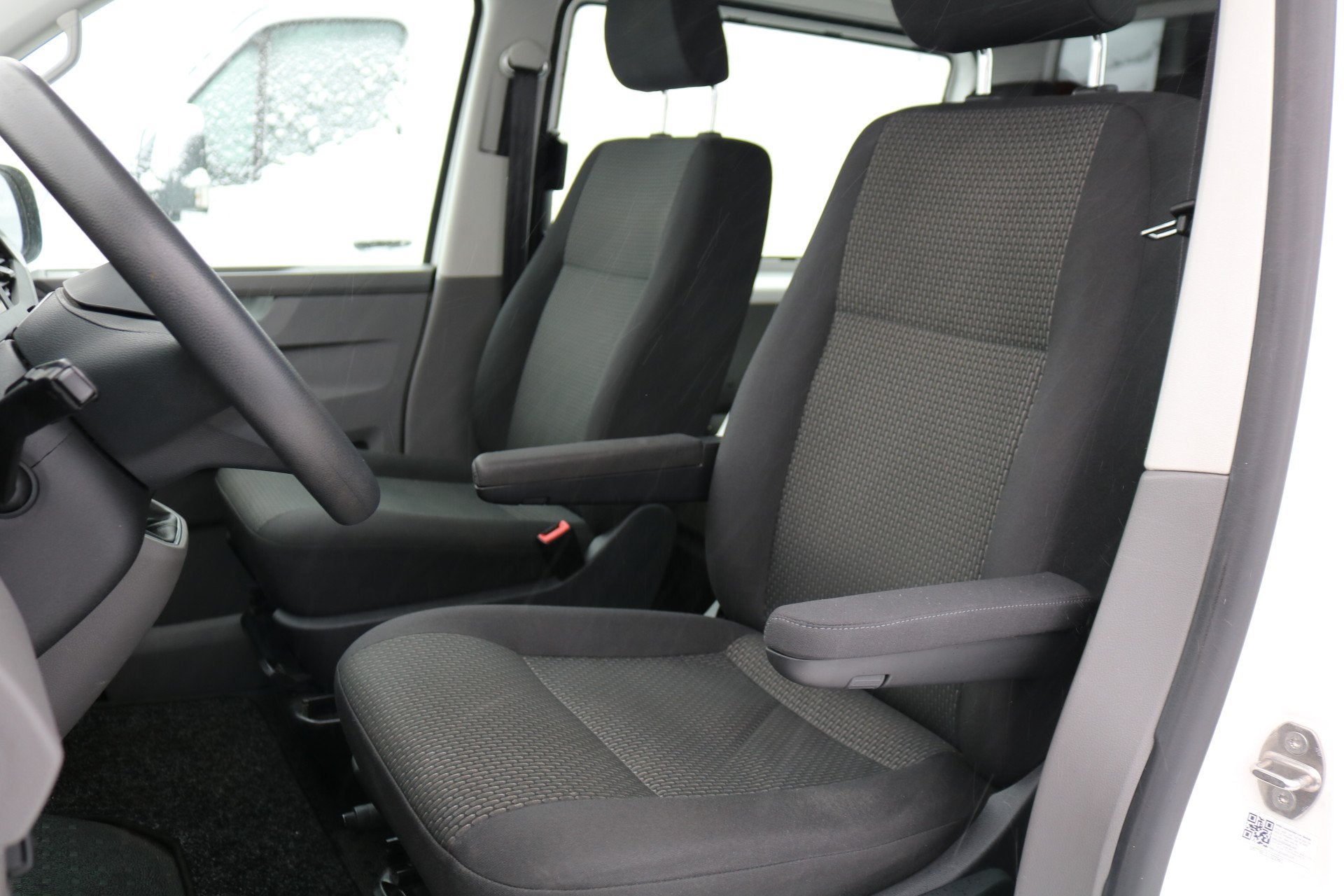 Volkswagen Transporter 2.0 TDI L2 H1 DC 150pk Airco Navigati, Auto's, Voorwielaandrijving, Gebruikt, Euro 6, 4 cilinders