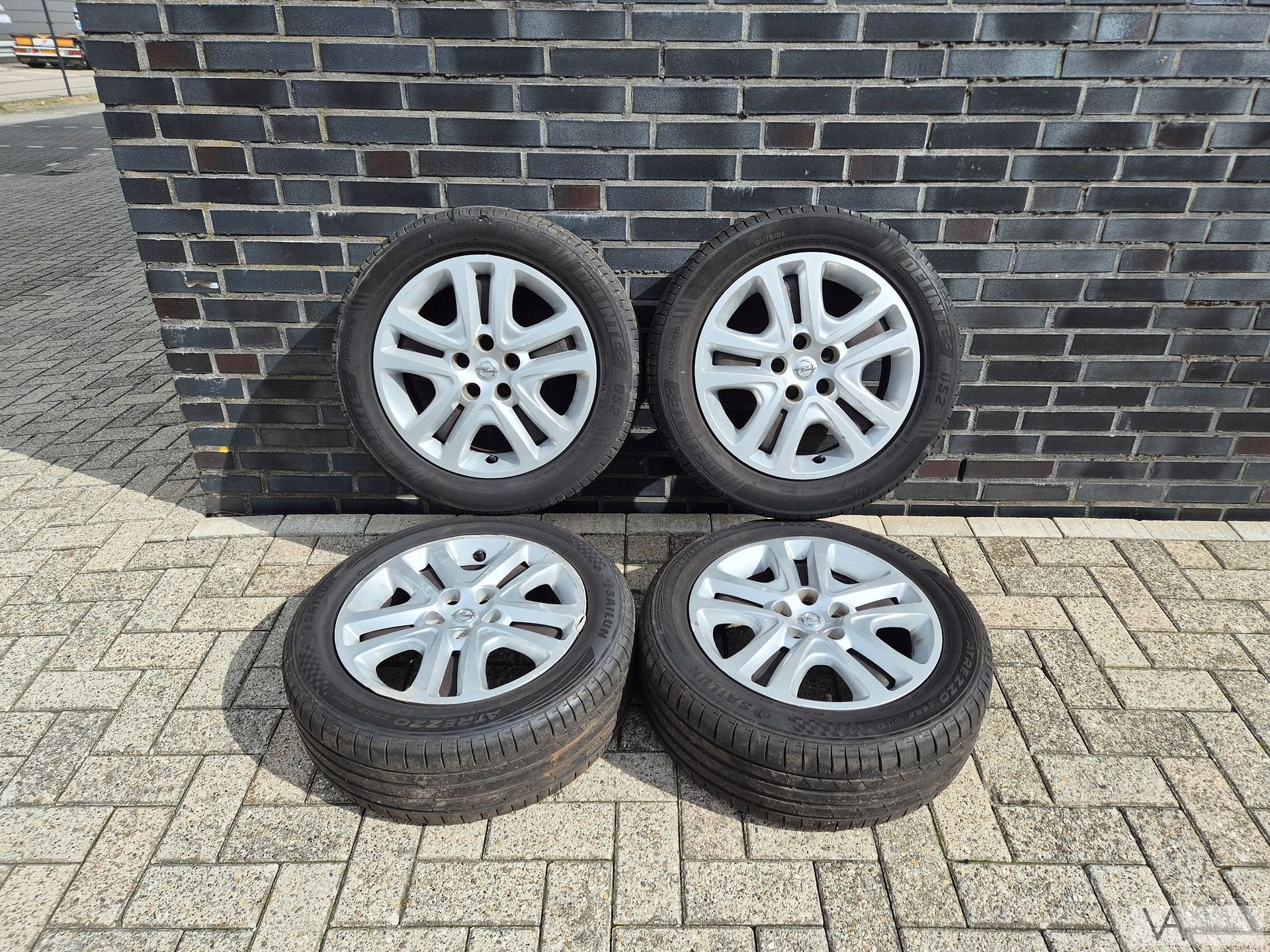 Set velgen met wieldop van Opel Astra J en K / Mokka 16 inch, Gebruikt, -, -, Banden en Velgen