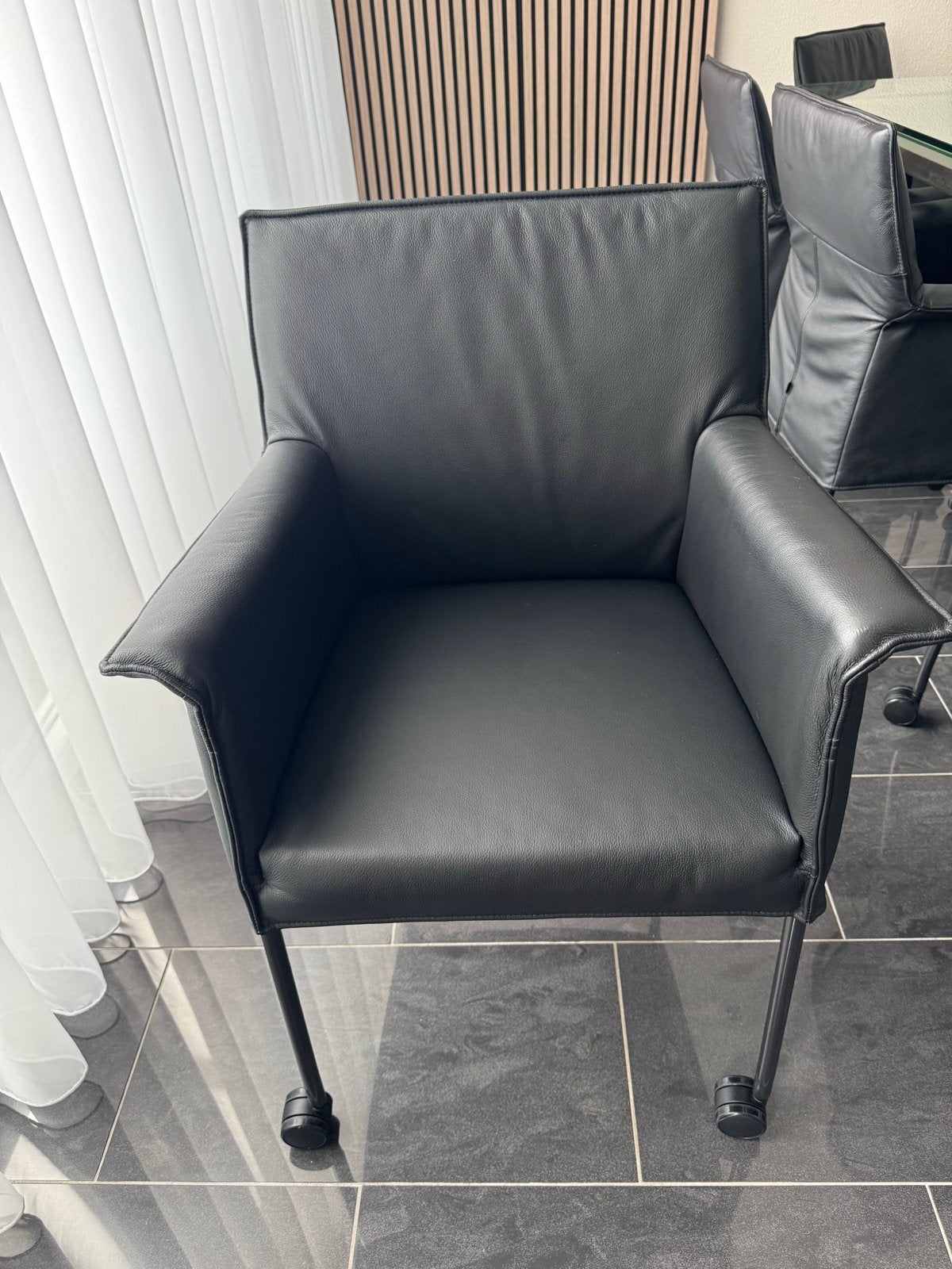 Design on Stock Gola stoelen Basque zwart leer met wielen, Ophalen, Zwart, Design Modern, Leer