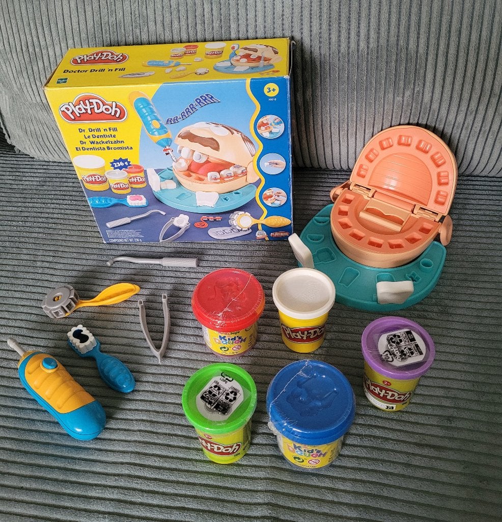 Play-Doh Dr Drill `n Fill, tandarts, beugel, gaatjes vullen, Ophalen of Verzenden, Zo goed als nieuw, Knutselen