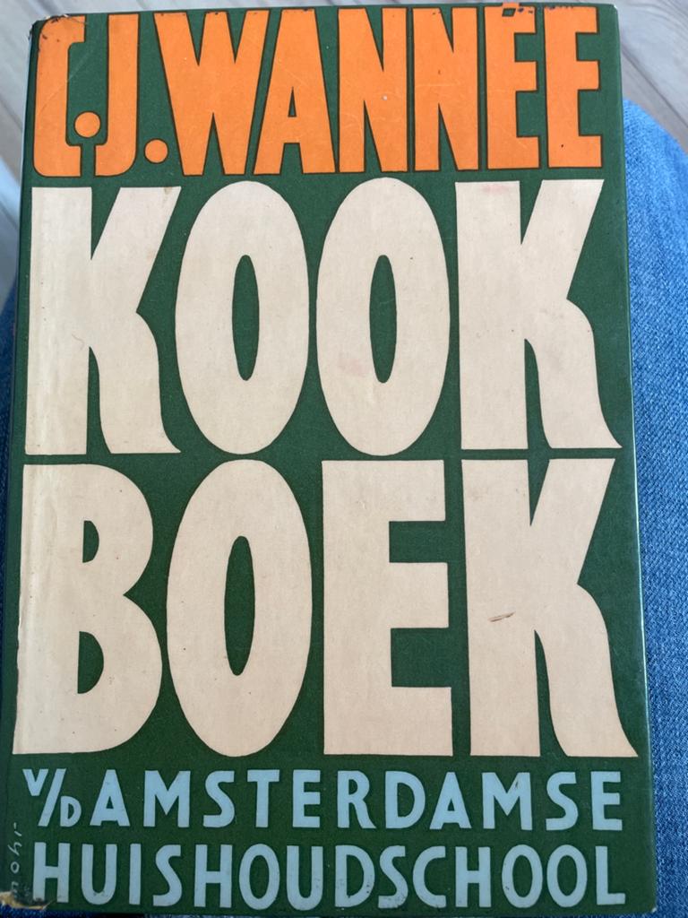 C.J. Wannée Kookboek van de Amsterdamse Huishoudschool, Boeken, Kookboeken, Ophalen of Verzenden, Gelezen, Nederland en België