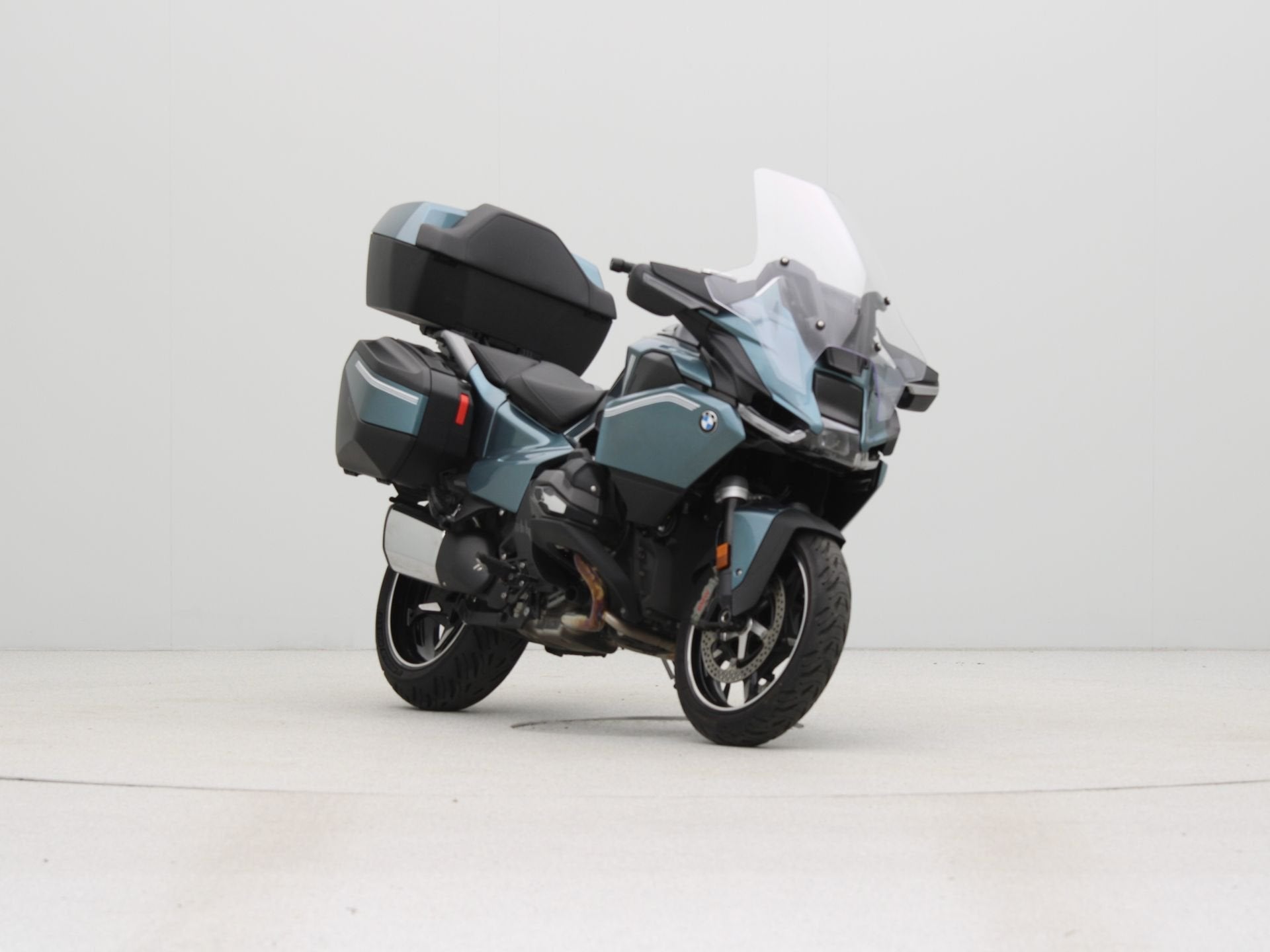 BMW R 1300 RT Option 719 - ASA BTW Voertuig (bj 2025), Motoren, Automaat, 1300 cc, ABS, Dusseldorp Motorrad Alkmaar
