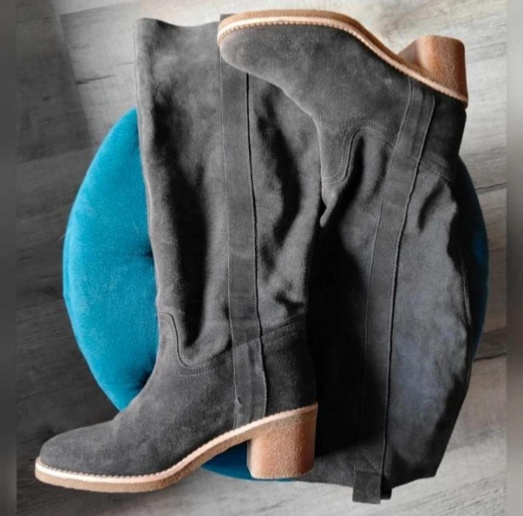 Mooie Grijs Suede knielaarzen maat 37, Kleding | Dames, Schoenen, Ophalen of Verzenden, Zo goed als nieuw, Grijs, Hoge laarzen