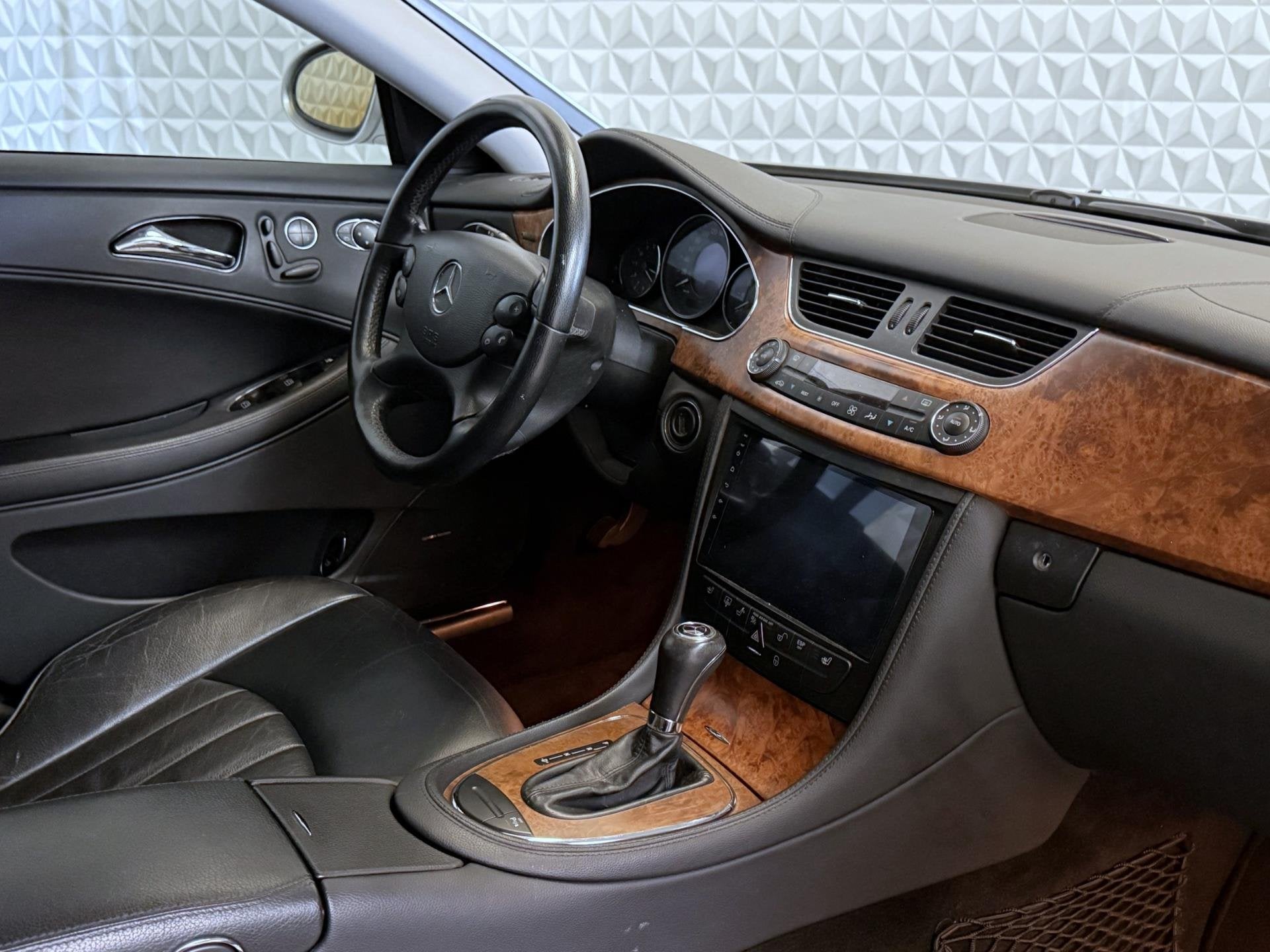 Mercedes-Benz CLS-klasse 350 V6 Origineel Nederlands! 177.00, Automaat, Achterwielaandrijving, Gebruikt, Zwart