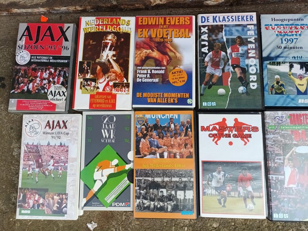 10 VHS videobanden voetbal, Alle leeftijden, Ophalen of Verzenden, Gebruikt