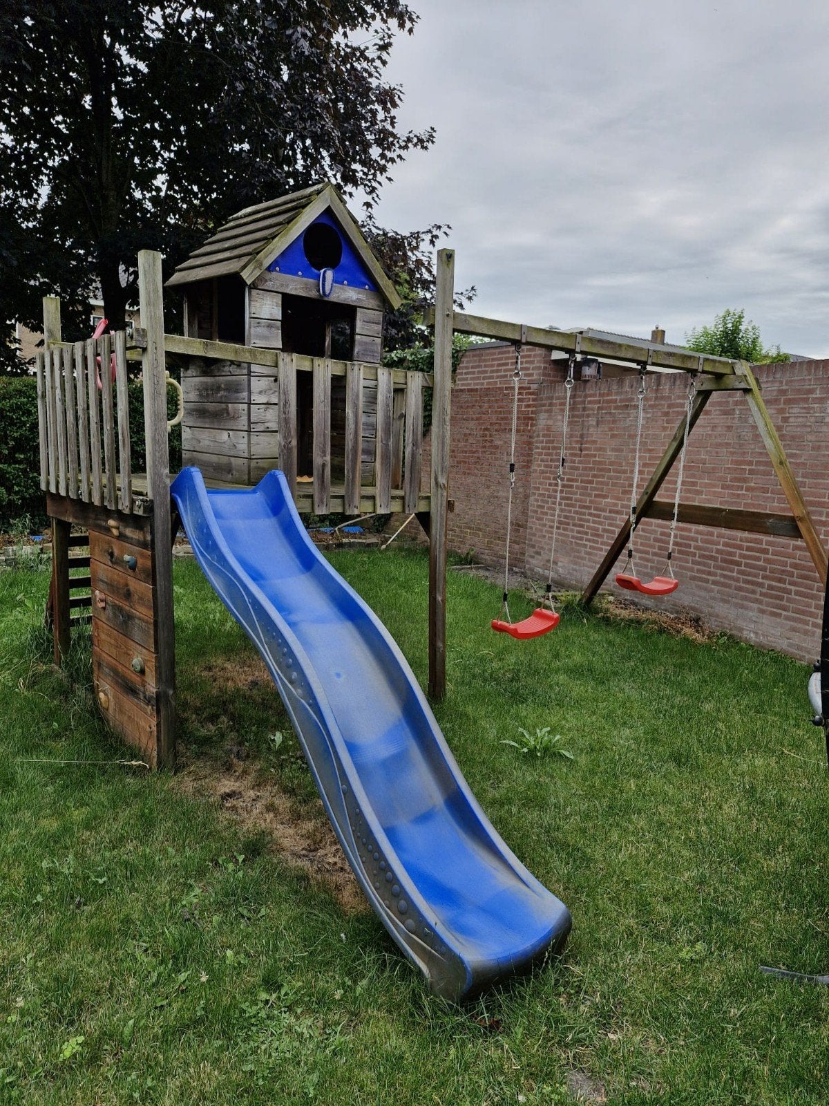 Speeltoestel met glijbaan, schommel en trampoline, Ophalen, Gebruikt, Schommel