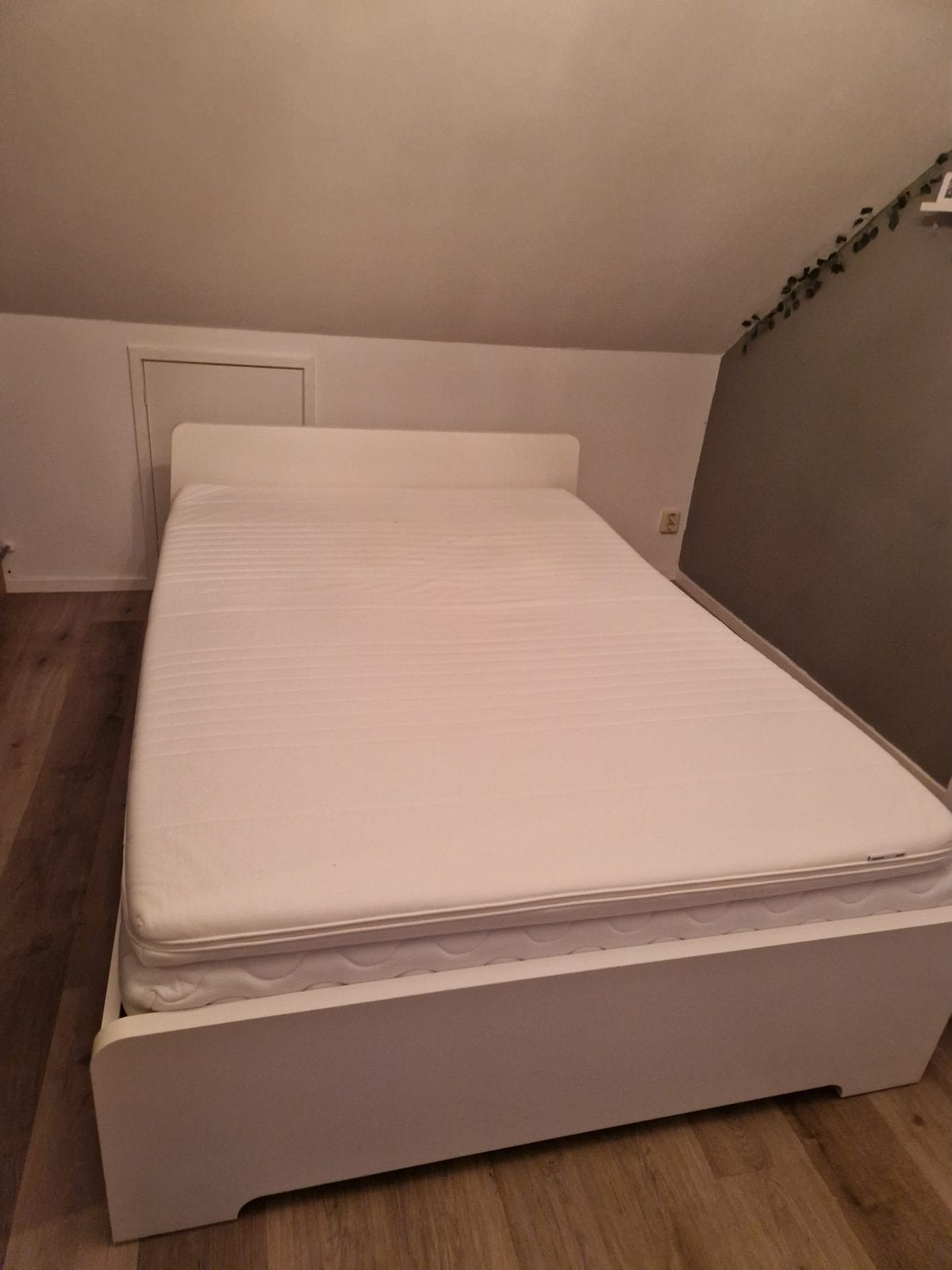 Wit Ikea bed 140x200, Ophalen, Verstelbaar, Wit, Tweepersoons
