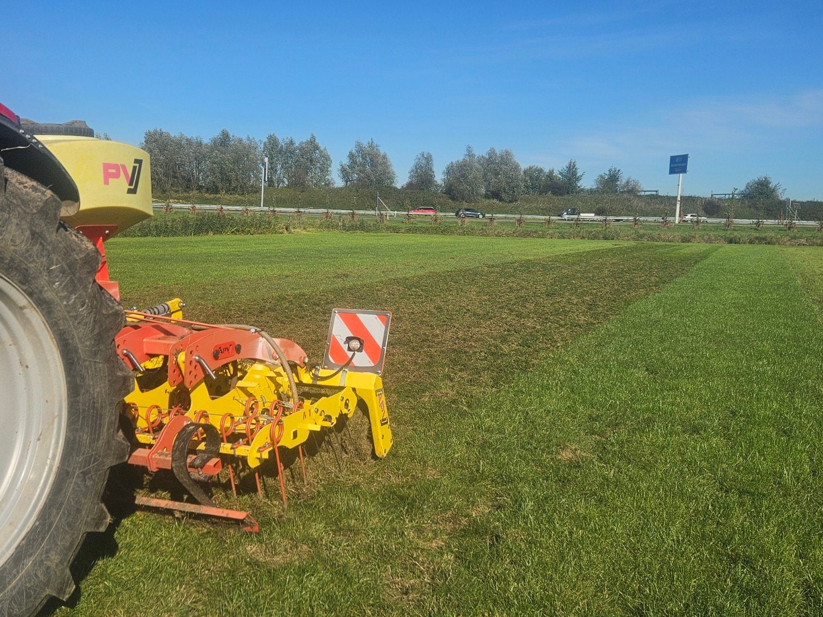 grasland verzorging doorzaaien apv guttler  doorzaaimachine, Hobby en Vrije tijd, Ophalen of Verzenden, Zo goed als nieuw