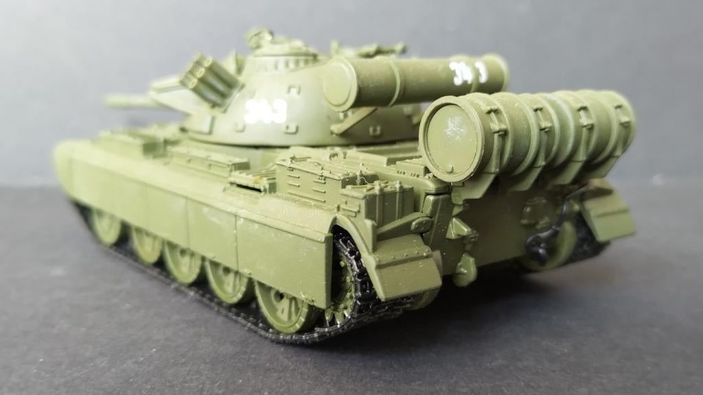 T 55 Russian Tank 007 A view to a kill 1:43 James Bond Pol, Overige merken, Auto, Verzenden, Nieuw