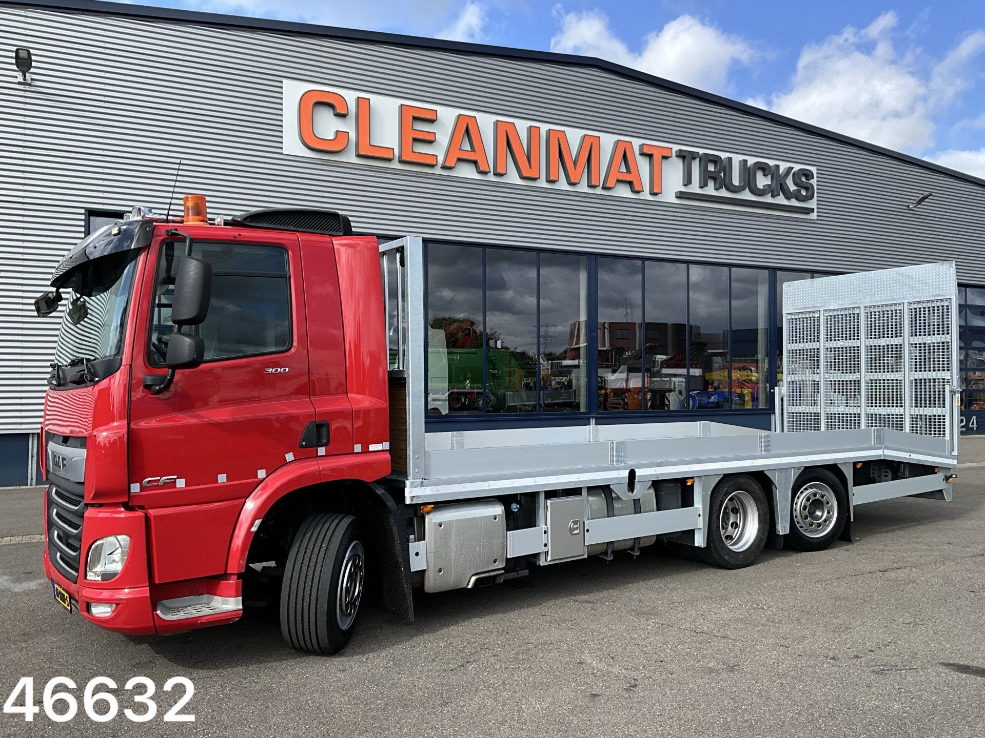DAF FAN CF 300 Nieuwe Oprijcarrosserie Just 147.210 km!, Automaat, Euro 6, Trekhaak, Diesel