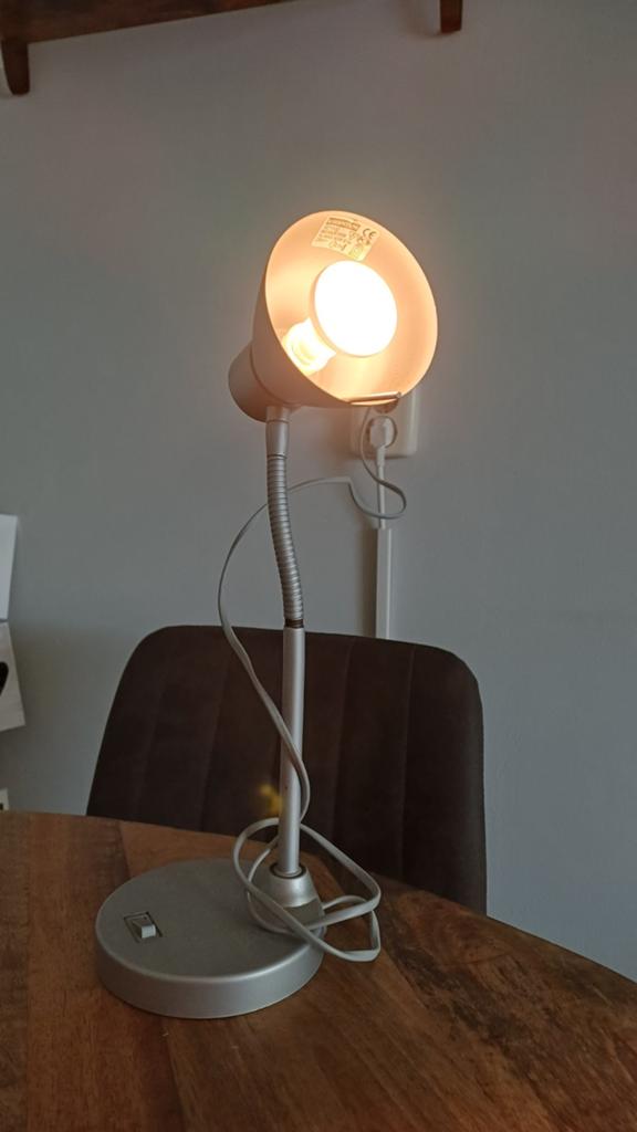 Kwantum Bureaulamp Grijs - Flexibele Hals, Gebruikt, 50 tot 75 cm, Ophalen of Verzenden, Metaal