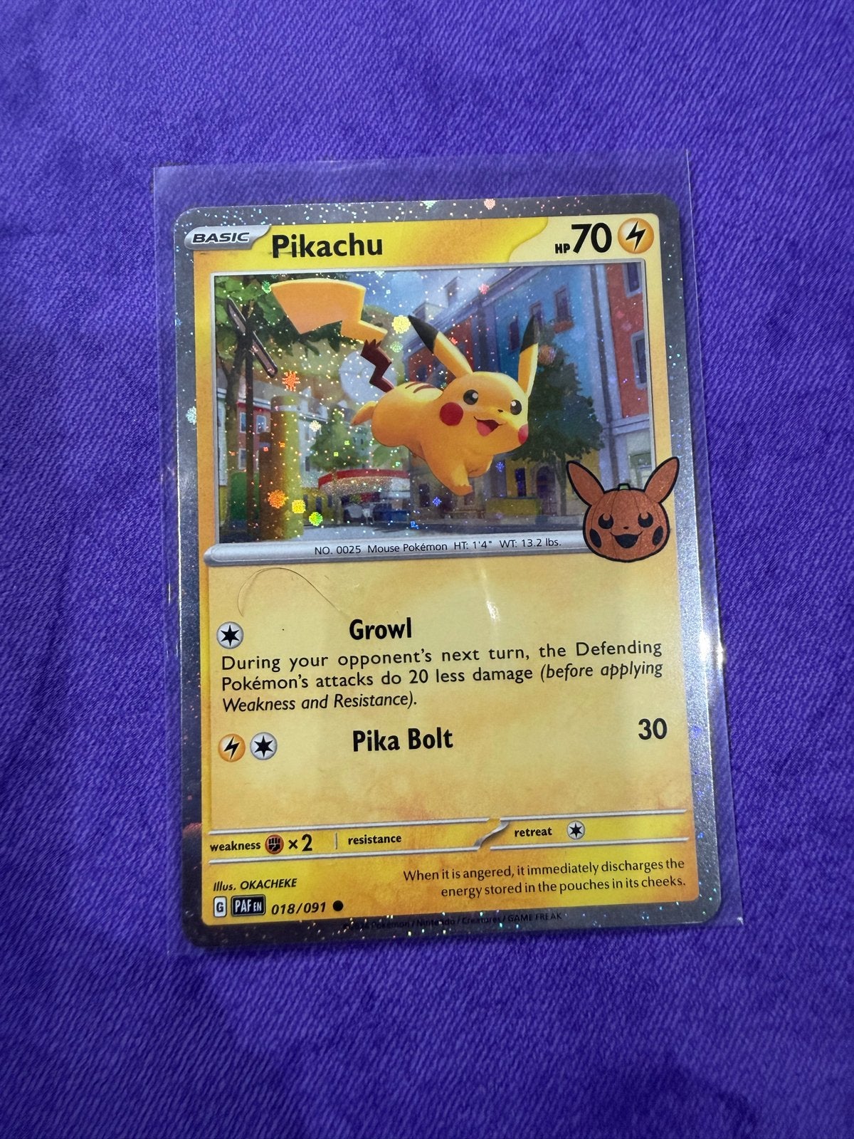 Pikachu Trick or Trade Holo Stamped Pokémon Kaart, Ophalen of Verzenden, Zo goed als nieuw, Losse kaart, Foil