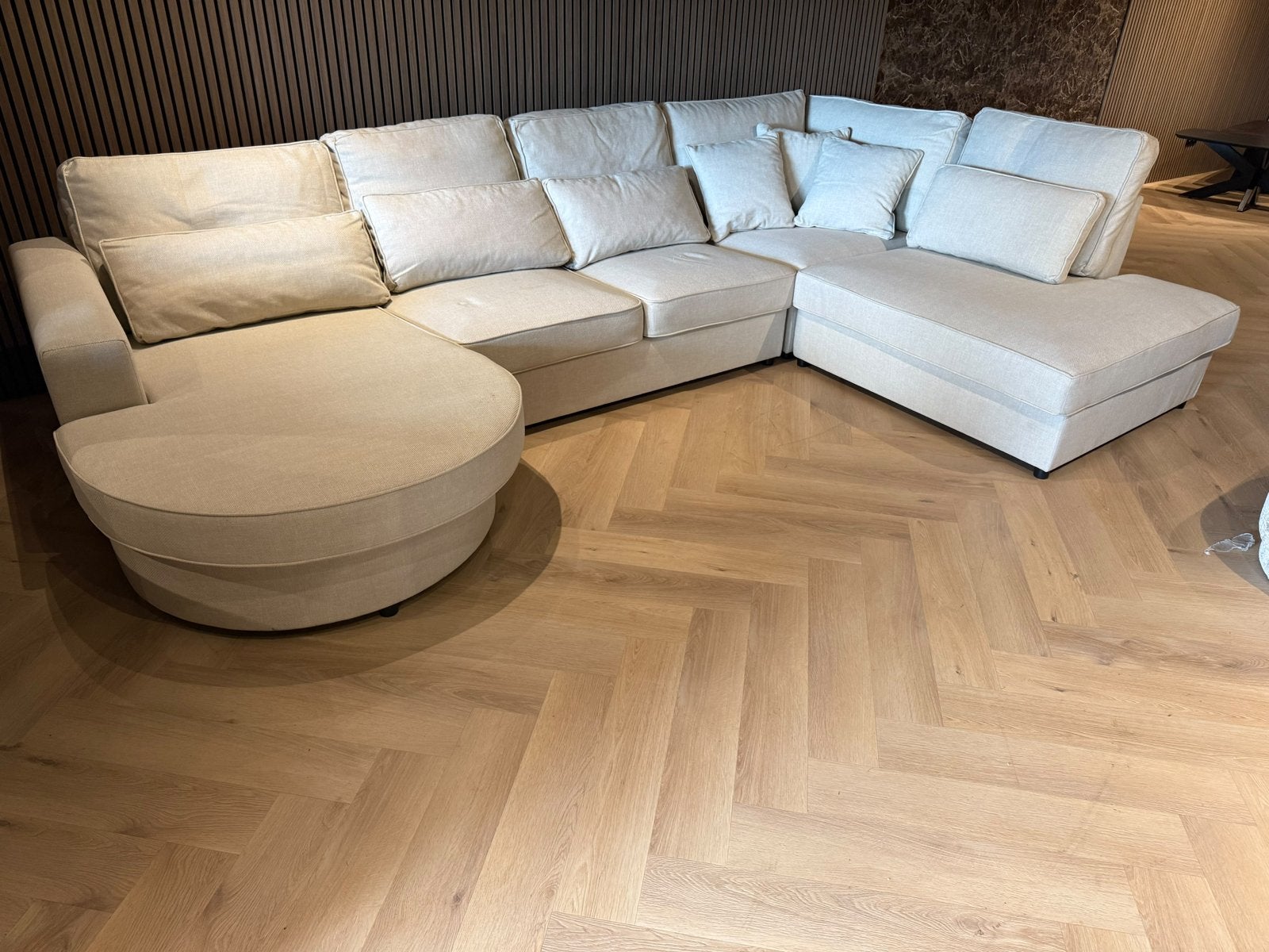 hoekbank met ronding - showmodel 350cm, Ophalen, 100 tot 125 cm, Hoekbank, 300 cm of meer
