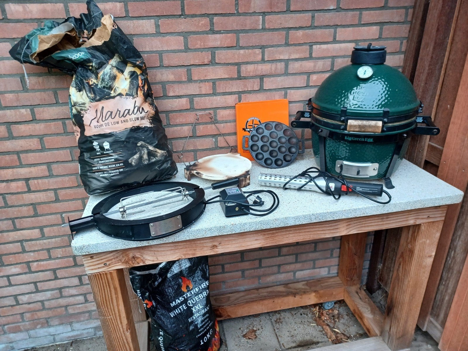 Big Green Egg MiniMax, Ophalen