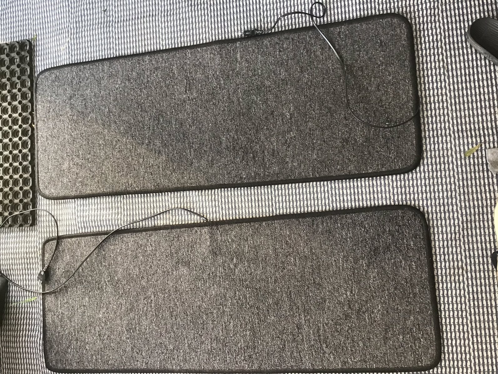 2 Heatek vloermatten. Grijs.110 x 40 cm, 45,00, Caravans en Kamperen, Ophalen, Zo goed als nieuw